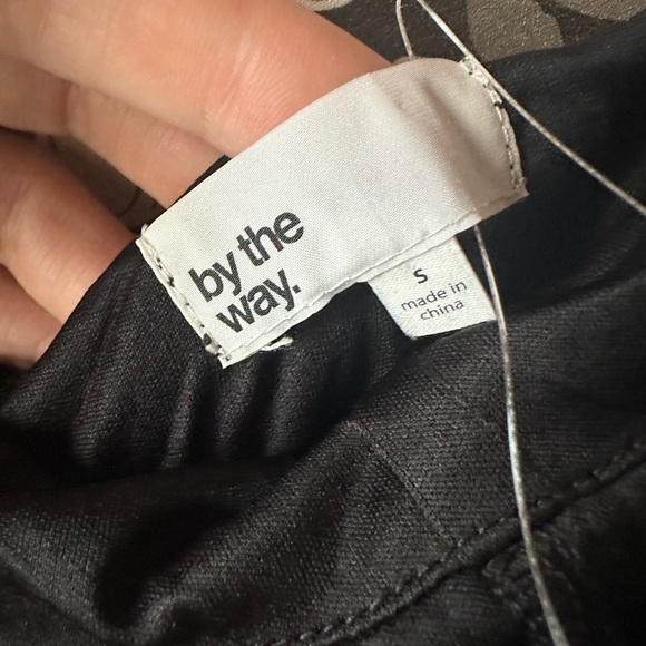 NWOT by the way. krissy sequin v neck dress size small - Picture 4 of 5